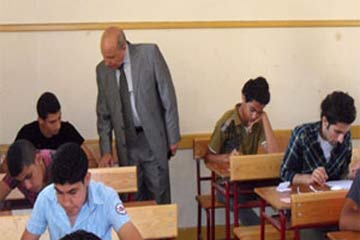 التعليم تطالب واضعى الإمتحانات بالإبتعاد عن الأسئلة السياسية