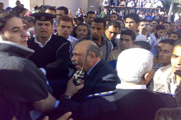 الأمن يتلف غرفة تحالف صوت الطلبة ووسائل الدعاية الانتخابية بحلوان