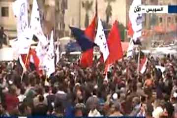 اشتباكات بالسويس بعد تأجيل محاكمة متهمي قتل المتظاهرين لـ14مارس