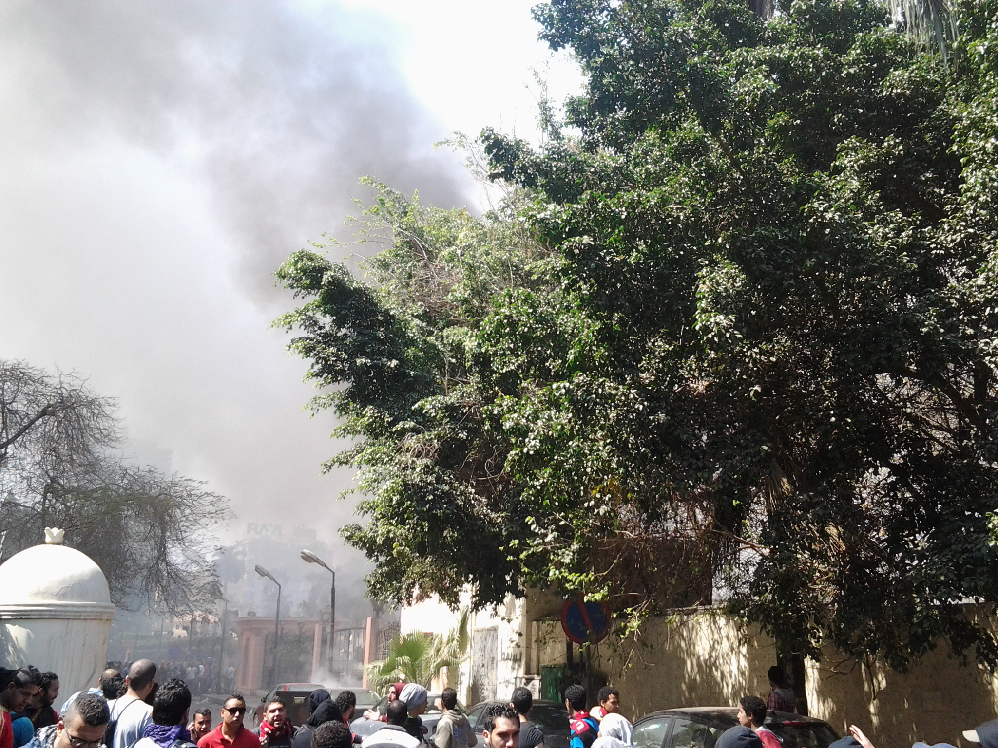 ألتراس الأهلى امام النادى بالجزيرة