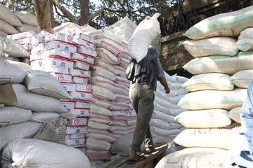 ميناء سفاجا يستقبل 63 ألف طن قمح أمريكي لدعم مطاحن الصعيد