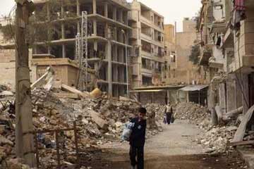 طائرات النظام السوري تقصف مدينة الرقة في شمال البلاد