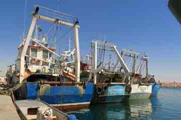 “الصيادين” تدعو “مرسي” للتوسط من أجل المراكب المحتجزة بليبيا