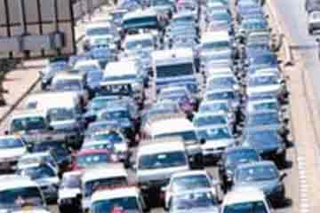 تعطل المرور بدائرى أكتوبر بعد انقلاب “فنطاس” سولار