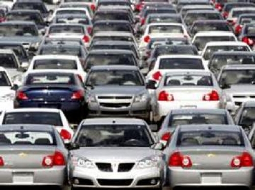 الدولار يجبر شركات السيارات علي رفع الأسعار للشهر الثالث على التوالى