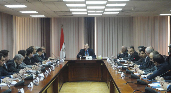 شركات روسية تبدى رغبتها الإستثمار فى مصر بقطاعات النقل والملاحة والسيارات وتحلية المياه