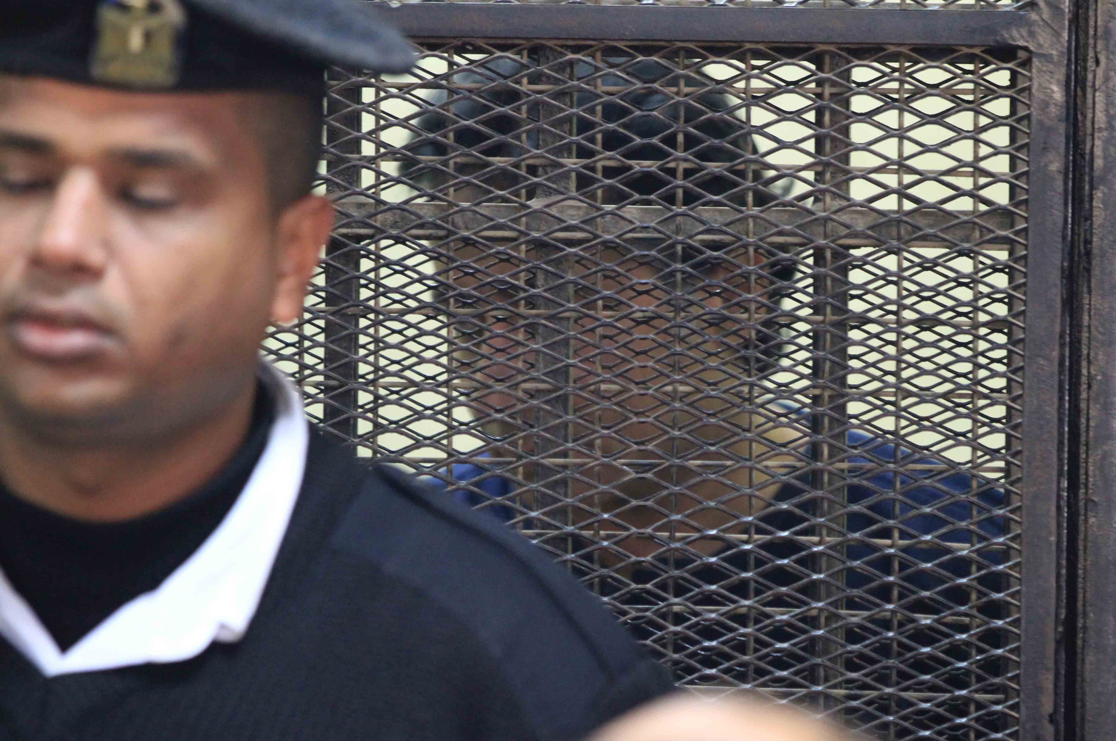 الحكم على احمد عز