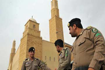 السعودية: إطلاق 100 موقوف و12 امرأة باعتصام القصيم