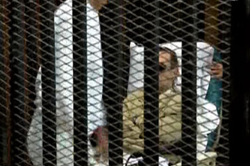 الرقابة الإدارية : آل مبارك استولوا على مليار جنيه من مقاولات وهمية