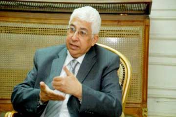 محافظ أسيوط ينفي شائعات إلغاء حوافز الاداريين بـ “التربية والتعليم”