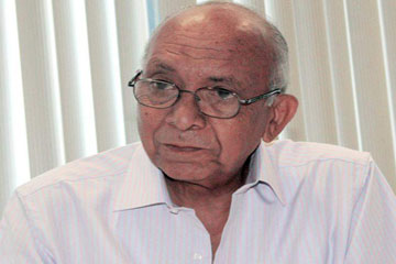 محمد غنيم: المظاهرات ستستمر.. وأطالب وزير الداخلية بتقديم استقالته