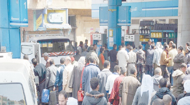 خزانات الوقود تنضب ..وارتفاع نسبة العجز فى السولار الى 40 %