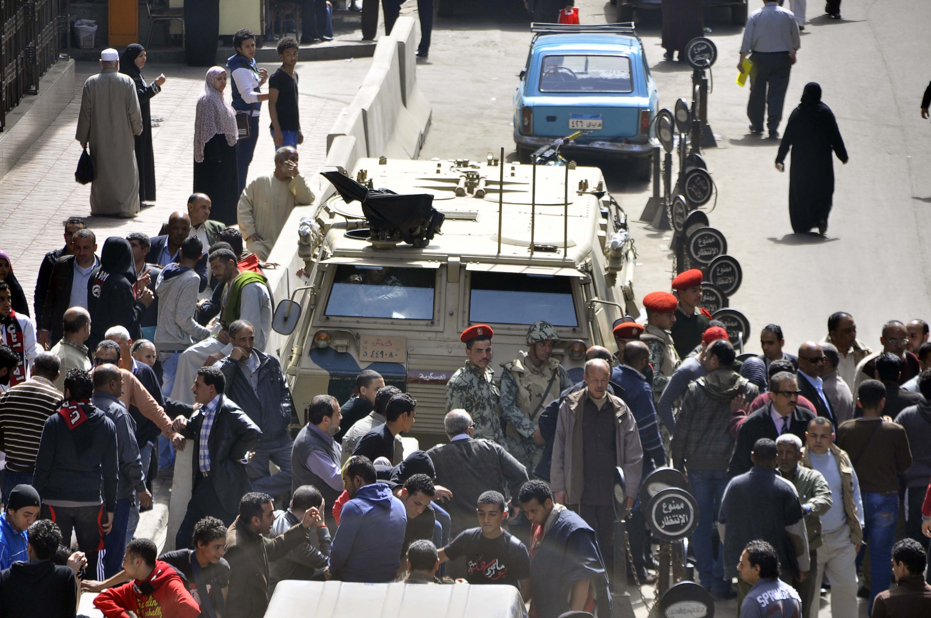 أولترس أهلاوي يحاصر البنك المركزي