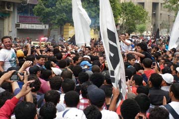 الأمن يتفاوض مع الألتراس لإعاده فتح البنك المركزى أمام المواطنين