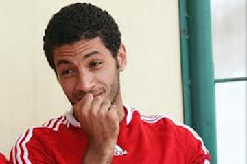 عبدالفضيل يهدد بالرحيل عن الأهلى بسبب ” الدكة “