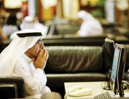 المؤشر القطري يقلص خسائره فى منتصف التعاملات