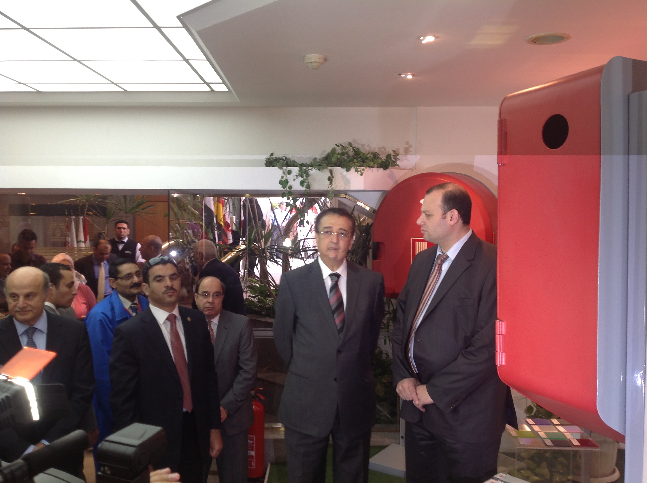 وزير الصناعة يفتتح خطوط انتاج لتصنيع اجهزة الاطفاء باستثمارات 92 مليون جنيه