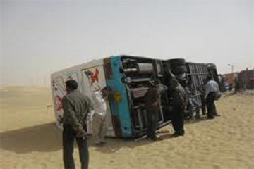 مصرع واصابة 27 شخص في انقلاب اتوبيس رحلات بجنوب سيناء