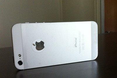 هل عليك الانتظار لاقتناء أيفون 5S الجديد؟