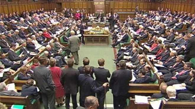 الحكومة البريطانية اقترضت 6ر120 مليار إسترليني خلال العام الماضي