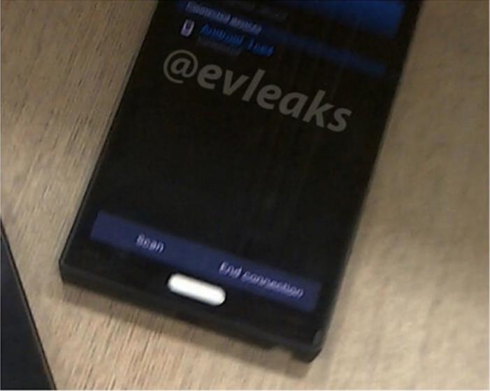 صورتان مسربتان توضحان تصميماً جديداً لهاتف “جالاكسي نوت 3”