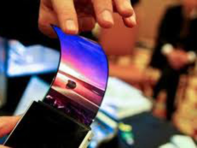 صحيفة: تأخير اطلاق هاتف من “سامسونج” يعمل بشاشة مرنة قابلة للطي