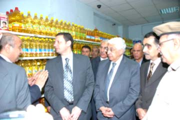 عودة يعلن 9 ابريل يوم الوفاء بالتموين ويؤكد تجهيز لجان استلام القمح