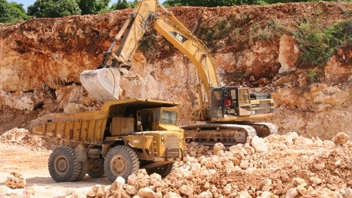 نقابة المناجم تهاجم الحكومة لمحاولاتها القضاء على  الملاحات  بعرضها للمزايدات