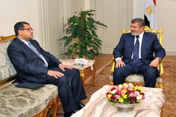 الرئيس مرسي يعين حاتم خاطر رئيسا للاتحاد العام للجمعيات الأهلية