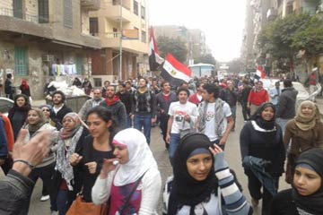 مسيرة لطلاب جامعة عين شمس يطالبون بالحماية داخل الحرم