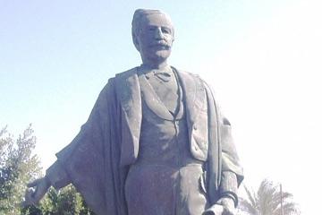 حزب الوسط يطالب رئيس قناة السويس بعدم نقل “ديليسبس”