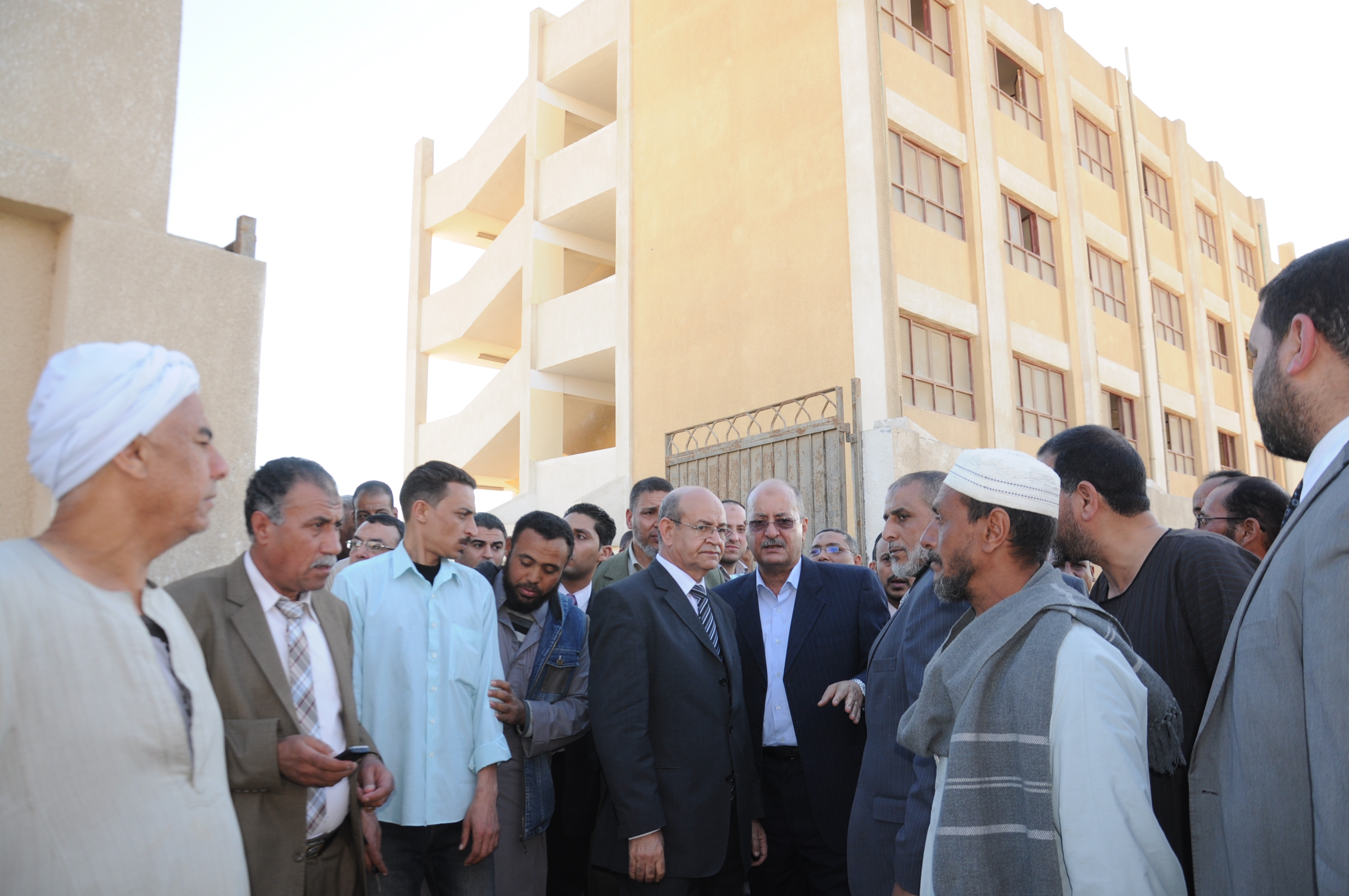 8.7 مليون جنيه تكلفة رصف طريق عزبة أبو عوض بــ ” الجيزة “