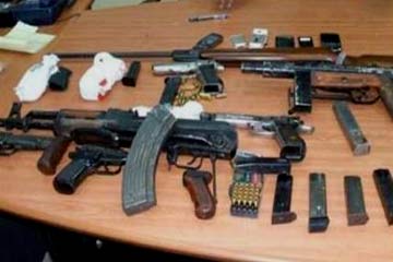 ضبط 4 بنادق آلية وخرطوش وطبنجتين بحوزة شخصين بـ”المنيا”