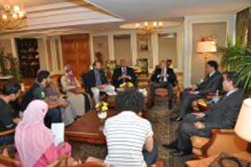 وزيرا الشباب و التعليم العالي يبحثان حل مشكلة طلاب جامعة مصر الدولية