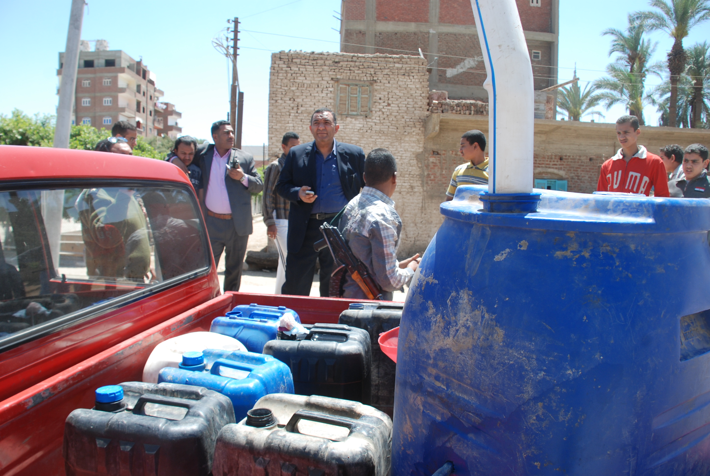 محافظ سوهاج يواجة مافيا السولار