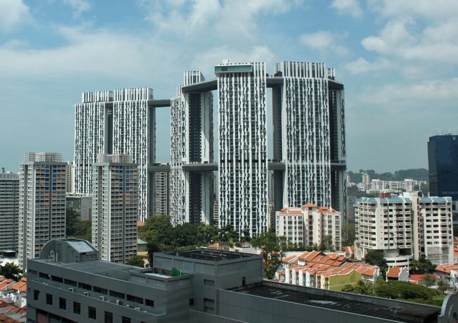 هذه ليست بناية للأثرياء في مانهاتن بنيويورك لكنه مجمع سكني حكومي لعامة الشعب في سنغافورة