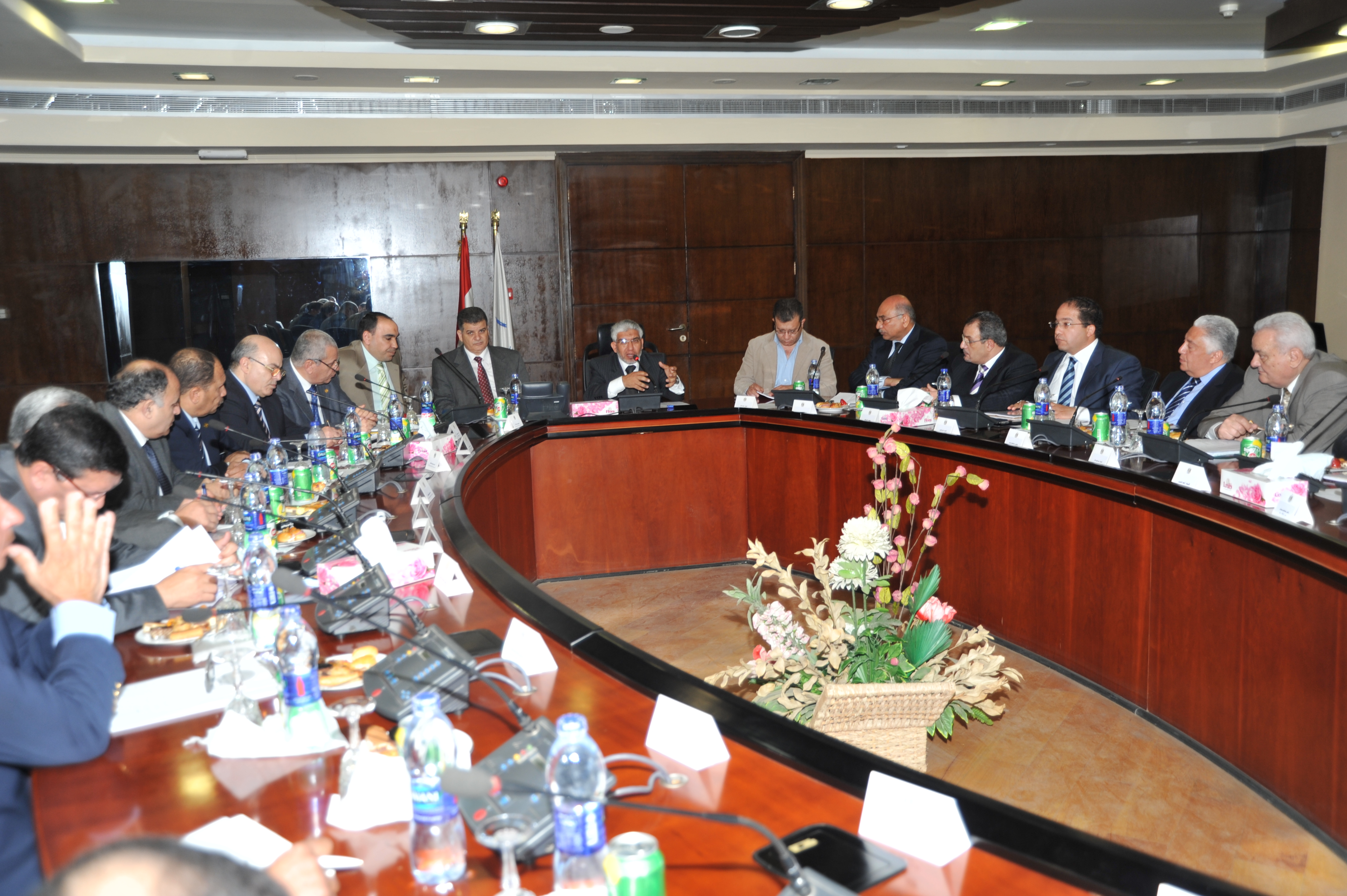 وزير النقل : إجراءت عاجلة لتحسين الخدمات داخل الموانئ