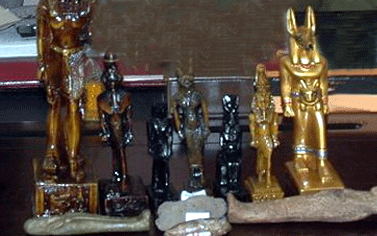 ثقافة الشورى تتبنى حملة لوقف سرقة الأثار  ونواب يطالبون الوزير بالاستقالة