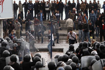 تأجيل محاكمة الضباط المتهمين بقتل متظاهري الاسكندرية للخميس