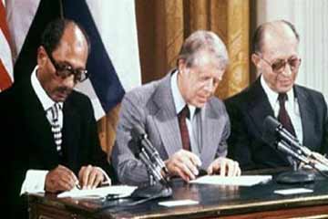 محمد سيف الدولة: بعض بنود كامب ديفيد تعوق التنمية فى سيناء