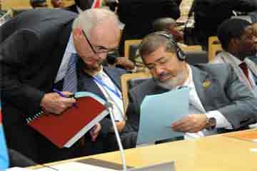 مرسي يؤكد وقوف الدول الافريقية معا لاستكمال النضال