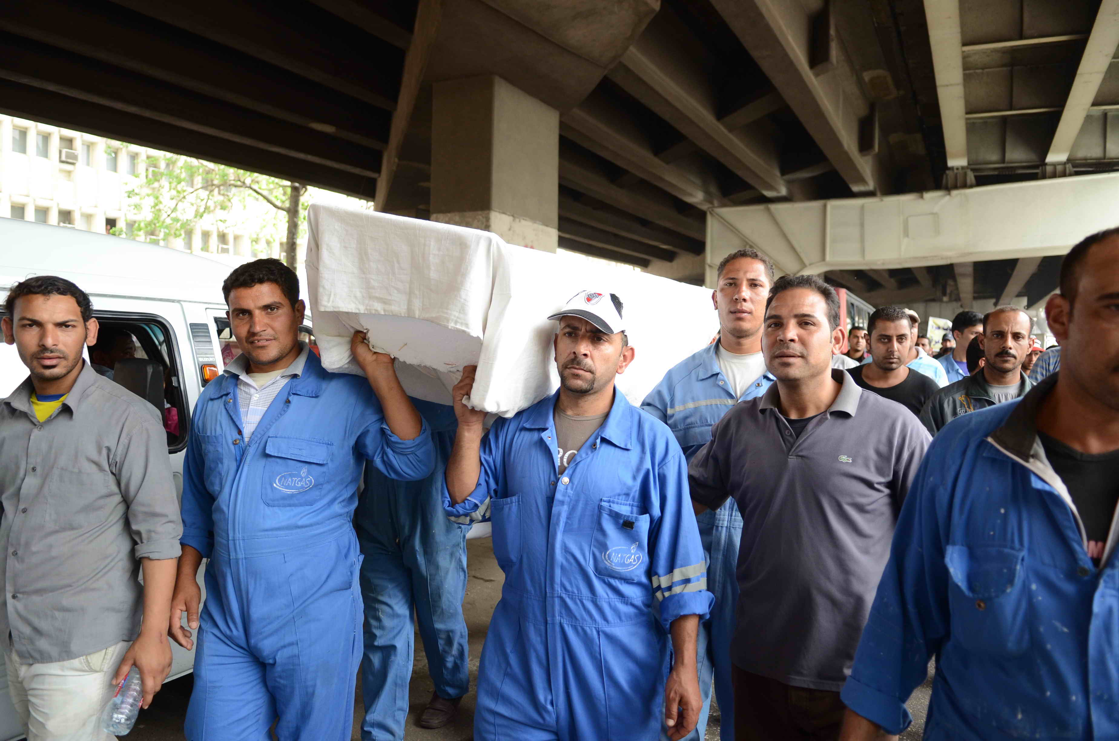 مسيرة عمال الغاز من مجلس ﻿﻿الوزراء الى اتحاد﻿ العمال﻿