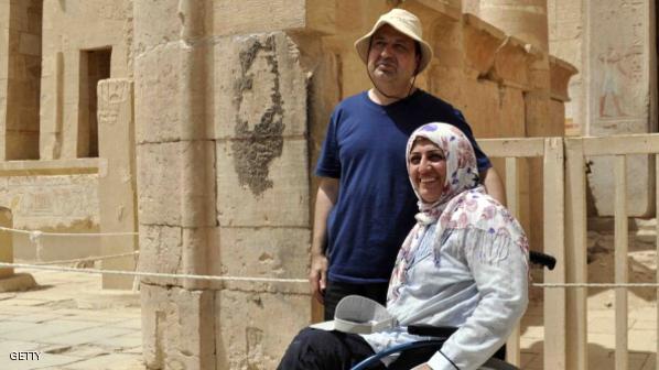 مشادات بالشورى بين نواب الحرية والعدالة والوسط حول السياحة الايرانية