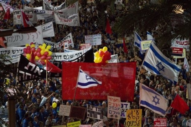آلاف الاسرائليون يتظاهرون ضد خفض الإنفاق