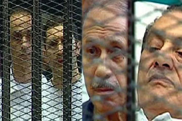 بدء أولى جلسات إعادة محاكمة مبارك ونجليه والعادلي ومساعديه