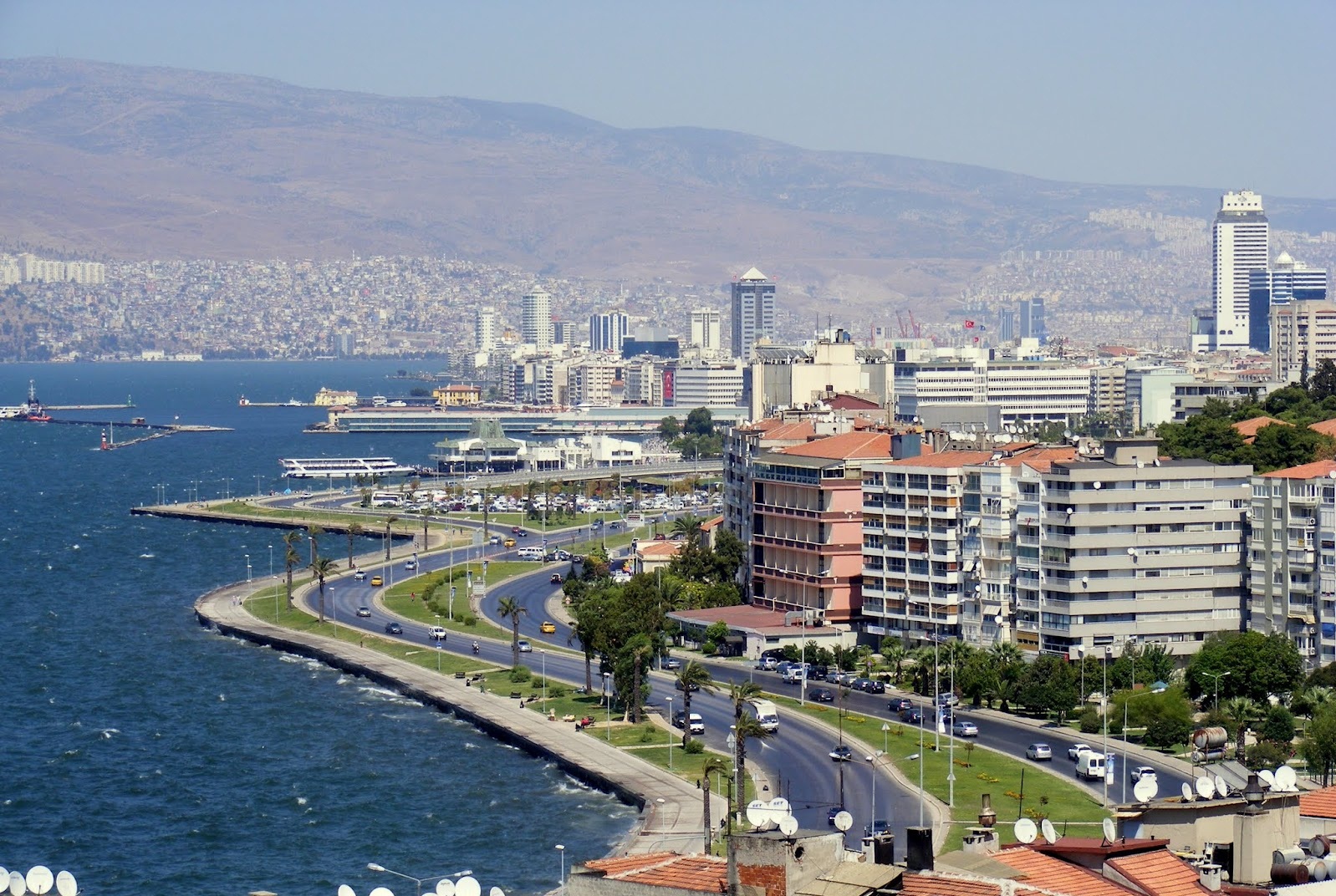 “النسيم “ينعش الفنادق والمنتجعات الساحلية