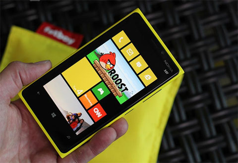 هاتف “لوميا” قد يأتي مدعوما بكاميرا بها 16 عدسة العام القادم