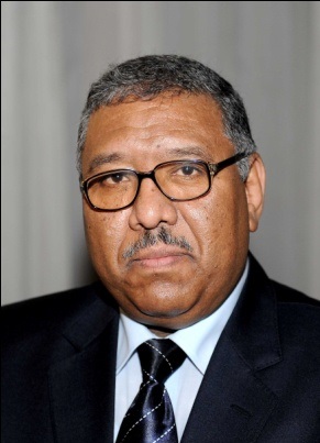 السيرة الذاتية للدكتور أحمد عيسى وزير الأثار