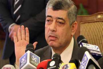 وزير الداخلية يكافئ 155 رجل شرطة لجهودهم فى مكافحة الجرائم