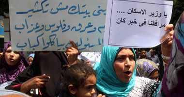 مستفيدو إبنى بيتك يعتصمون أمام مجلس الوزراء ..ومستشار وزير الإسكان يطلب منهم العودة بعد يومين